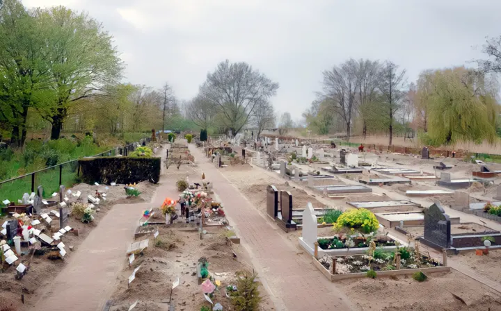 6697782cdb8973915e990ac9 Begraafplaats en uitvaartcentrum Almere met graven naar het oosten - Noach Uitvaartzorg